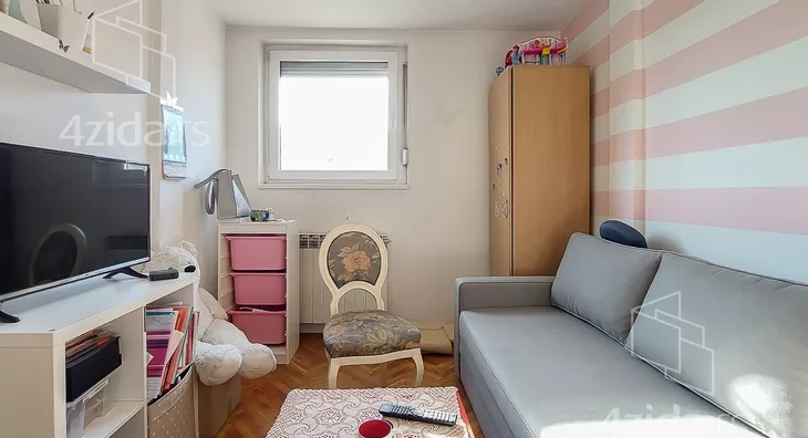 Šestosoban stan | 4zida