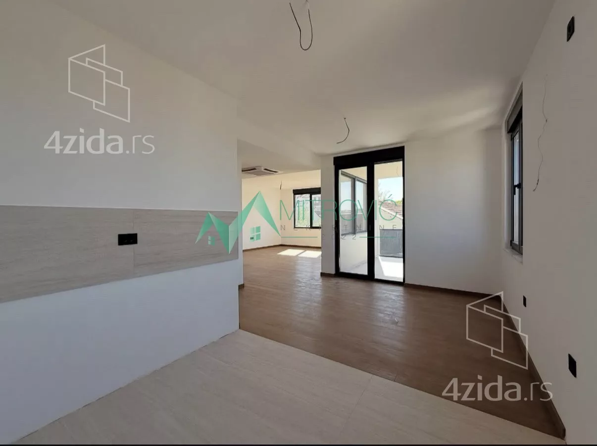 Petosoban stan | 4zida