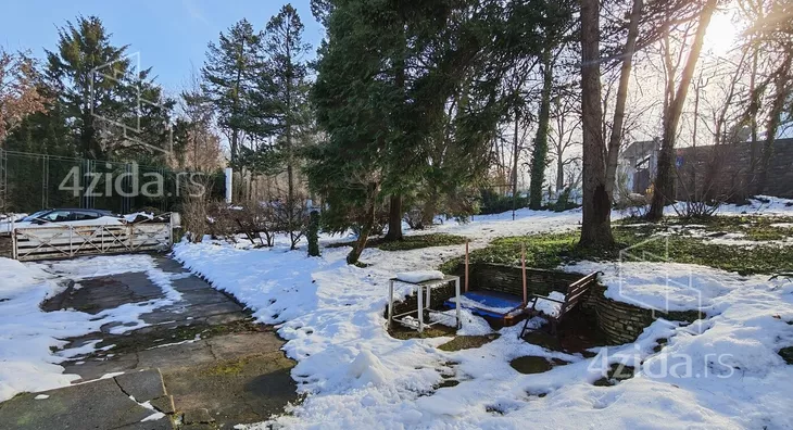 Troiposoban stan | 4zida