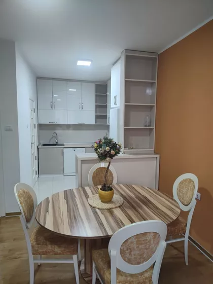 Karađorđeva 27 | 4zida.rs