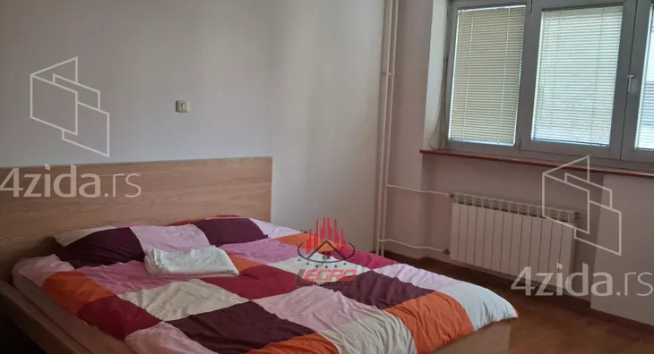 Petoiposoban stan | 4zida