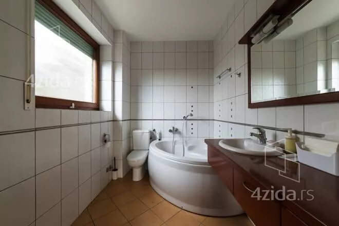 4-etažna kuća | 4zida