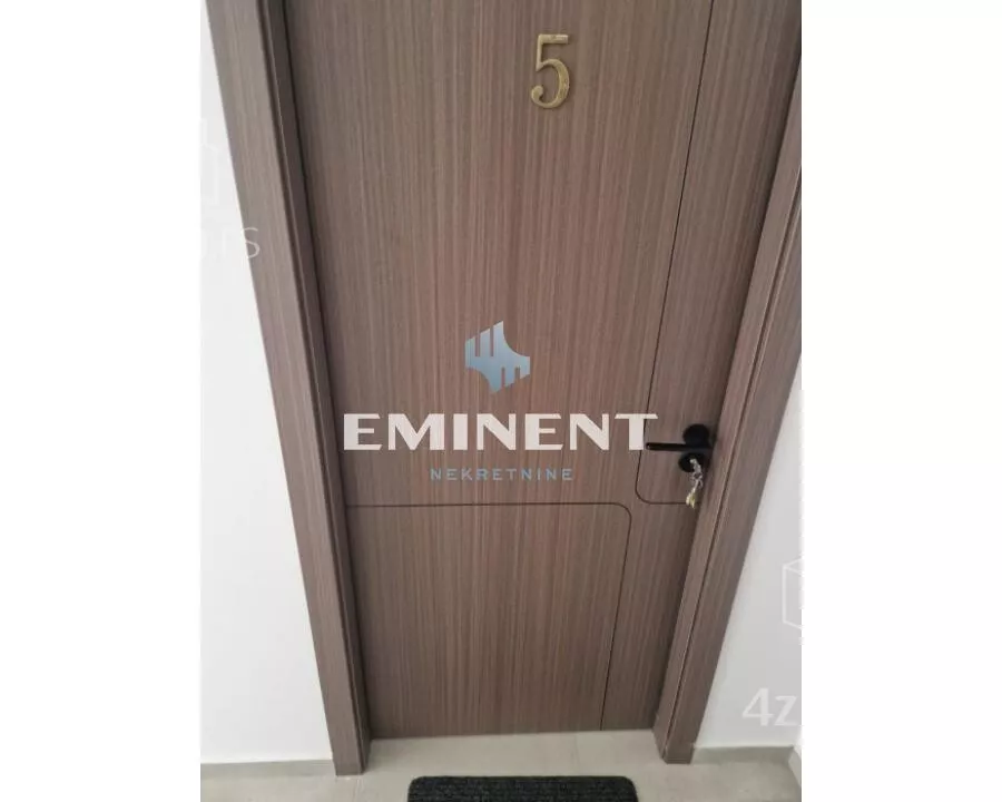 Sedmosoban stan | 4zida