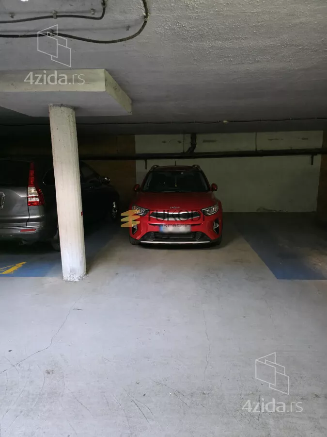 Parking | 4zida