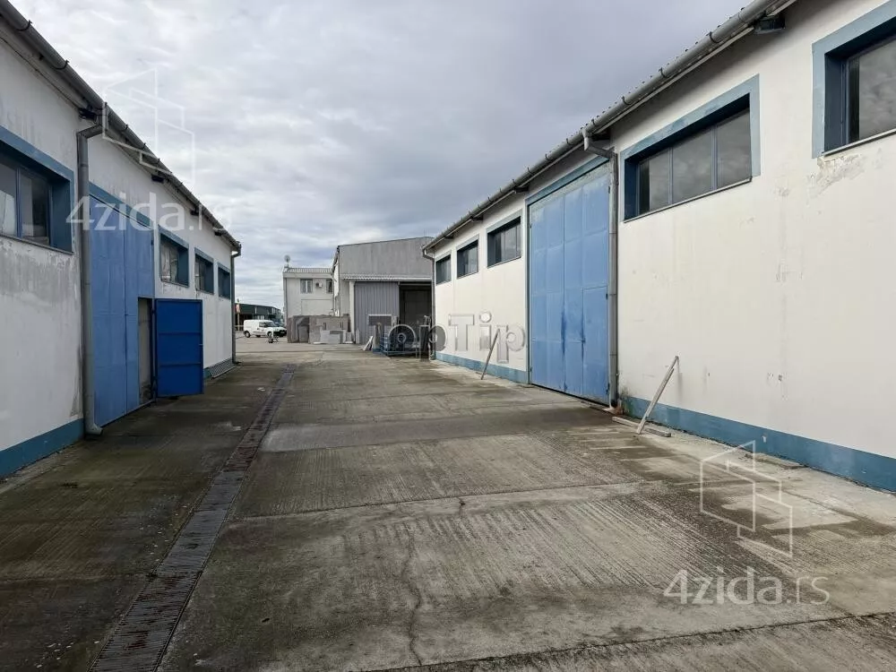 Poslovna zgrada | 4zida