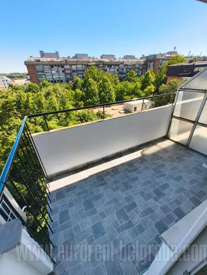 LIPOV LAD | 4zida.rs