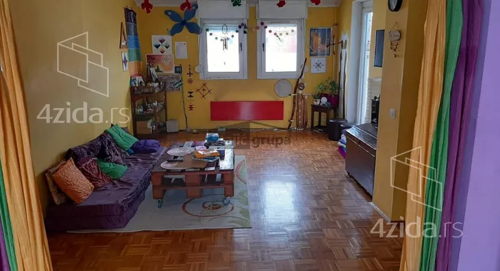 Troiposoban stan | 4zida