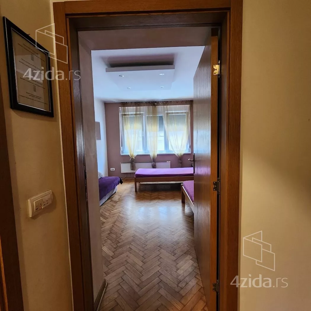 Petosoban stan | 4zida