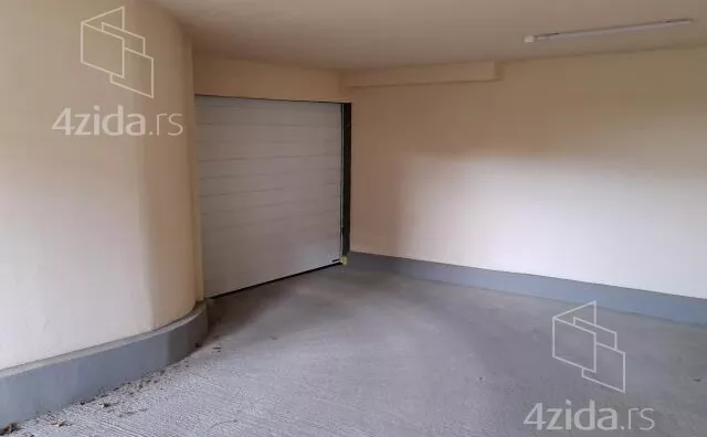 Garaža | 4zida
