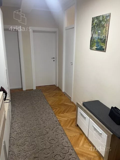 Kragujevac, Gradske lokacije, Erdoglija, Kopaonička 9 - 2