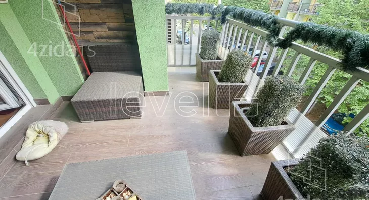 Petosoban stan | 4zida