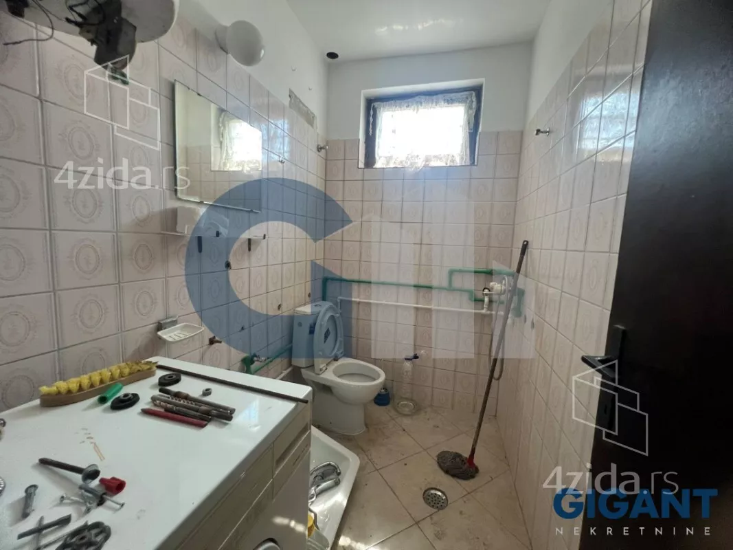 Šestosoban stan | 4zida