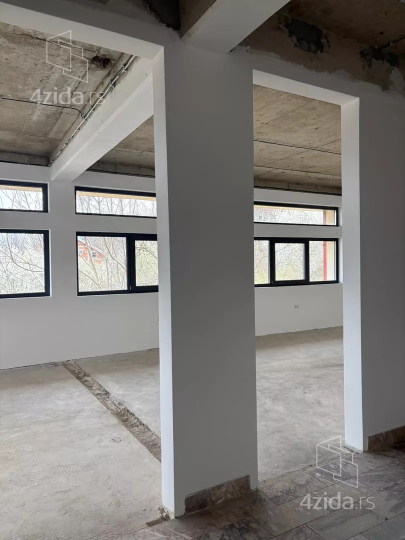 Poslovni prostor | 4zida