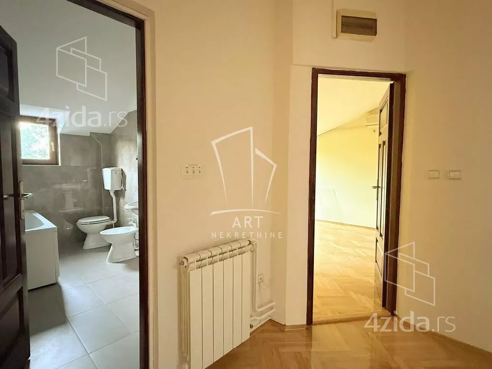 Šestosoban stan | 4zida