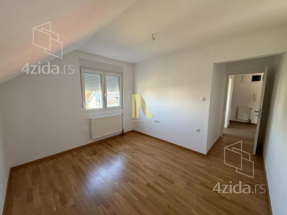 Šestosoban stan | 4zida