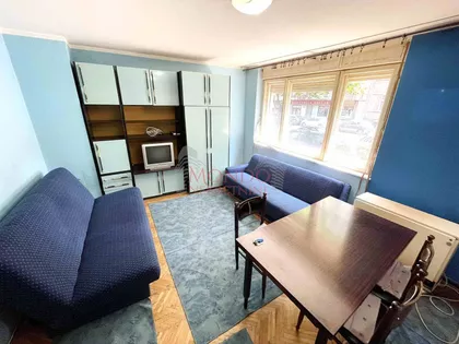 Ekonomski/Pravni Fakultet | 4zida.rs