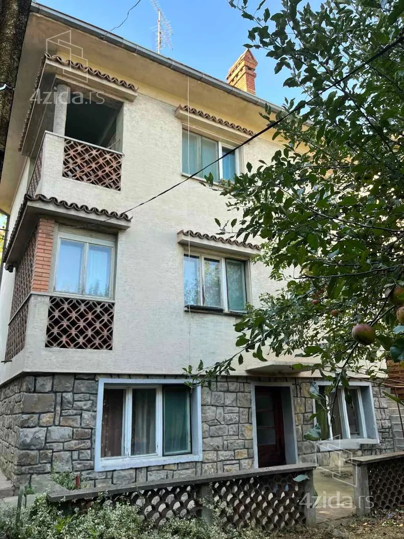 3-etažna kuća | 4zida