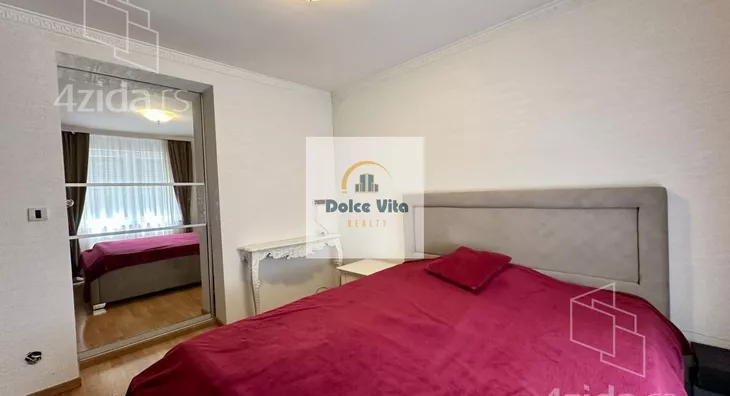 Šestosoban stan | 4zida