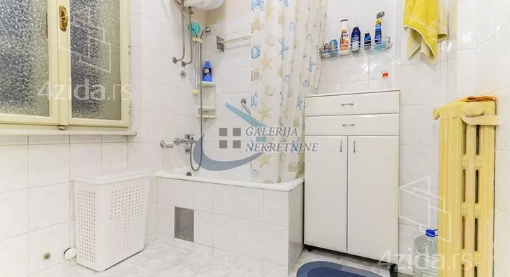 Četvoroiposoban stan | 4zida