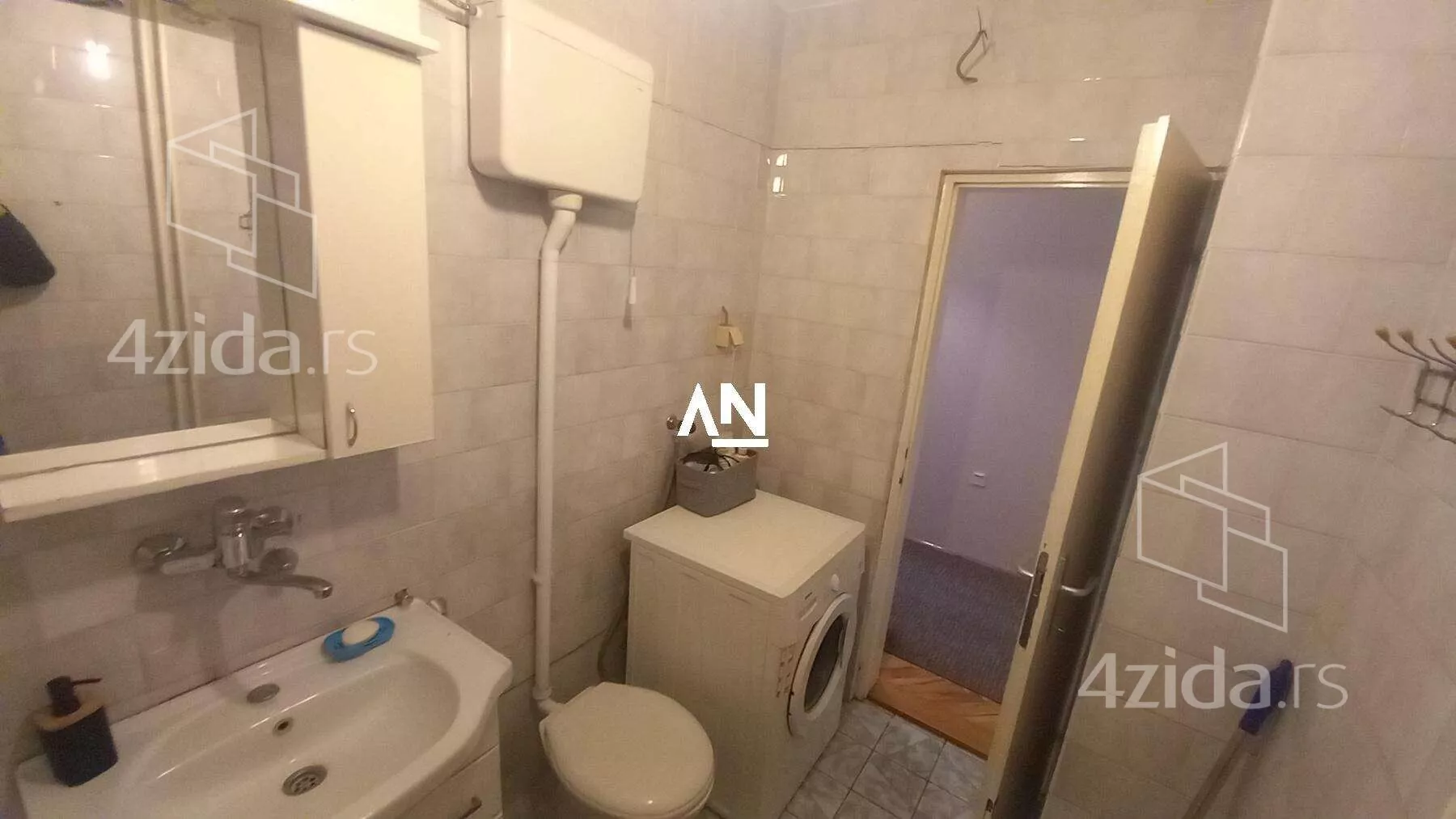 Petosoban stan | 4zida