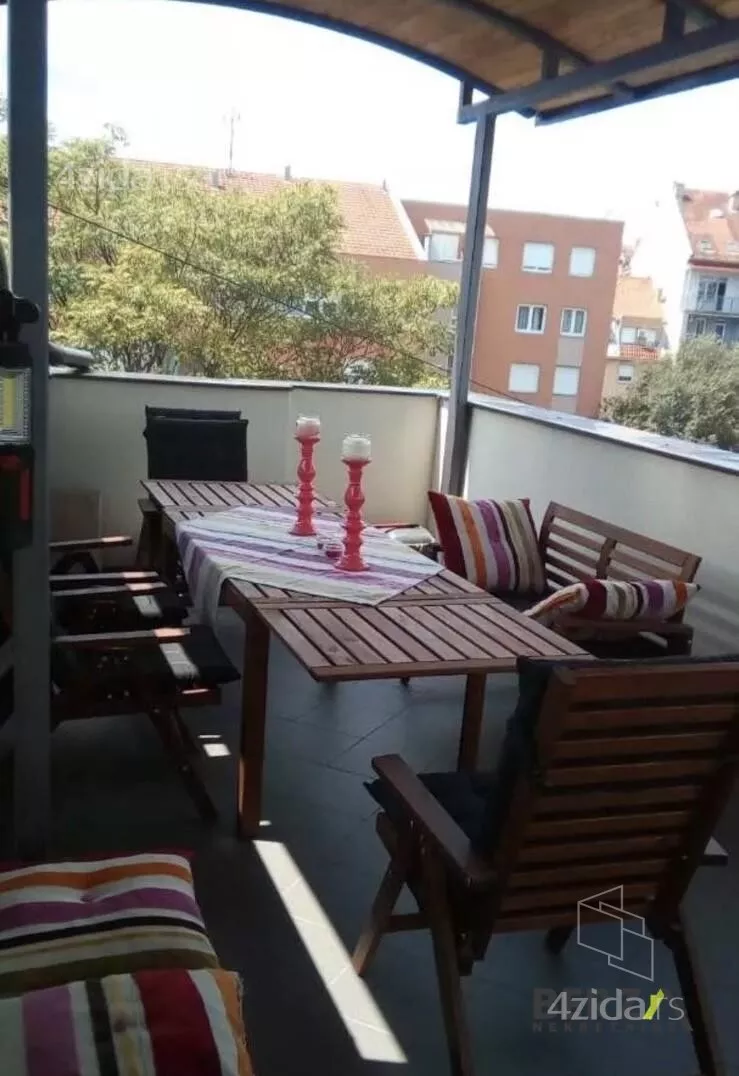 Petosoban stan | 4zida