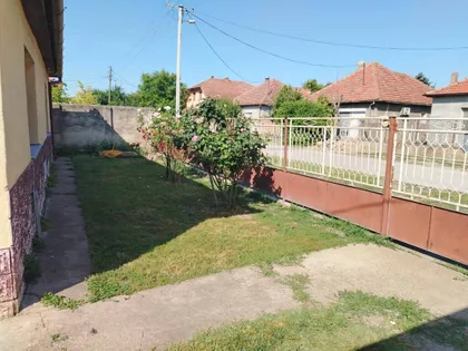 Mali Bajmok | 4zida.rs