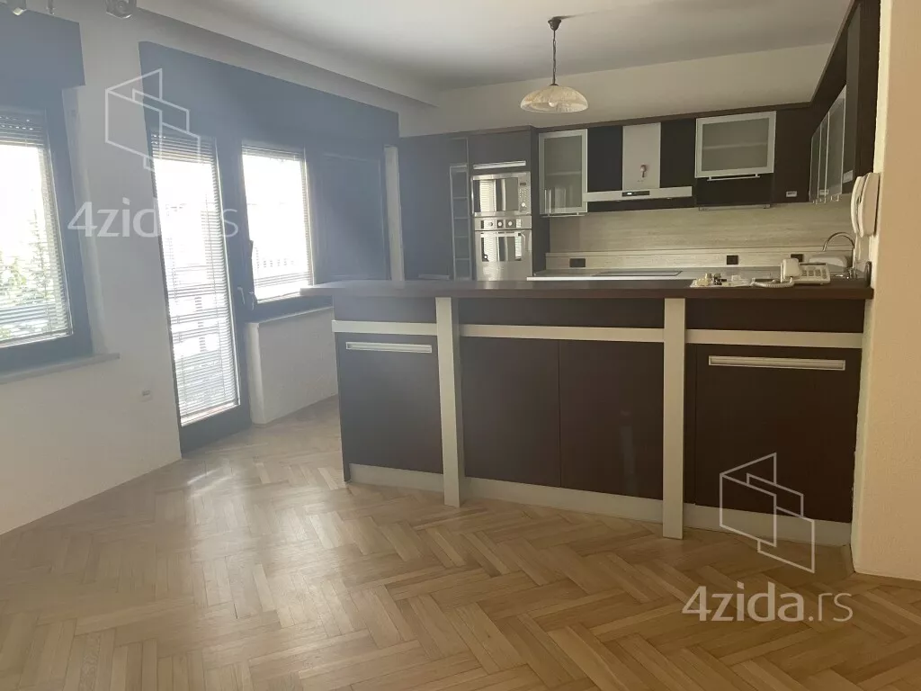 6-etažna kuća | 4zida