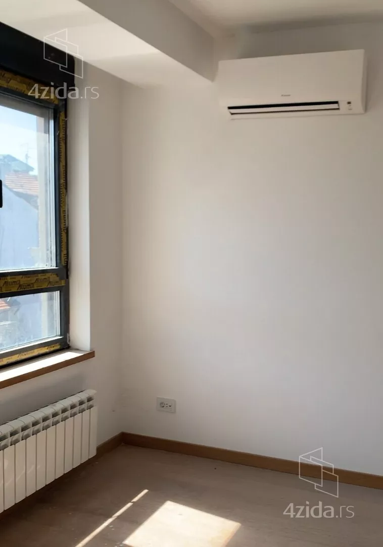 Četvoroiposoban stan | 4zida