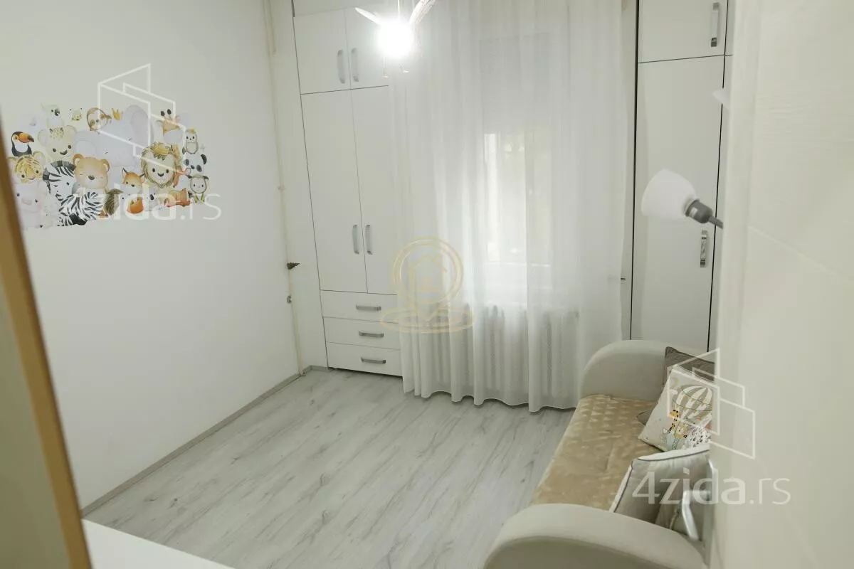 Petosoban stan | 4zida