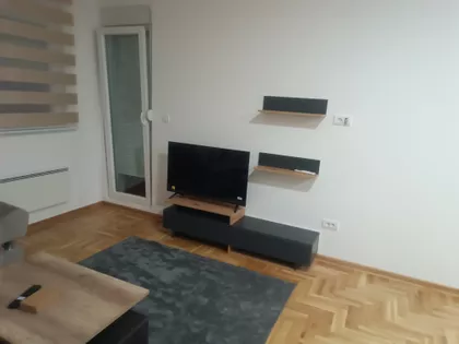 Aleksandra Bugarskog | 4zida.rs