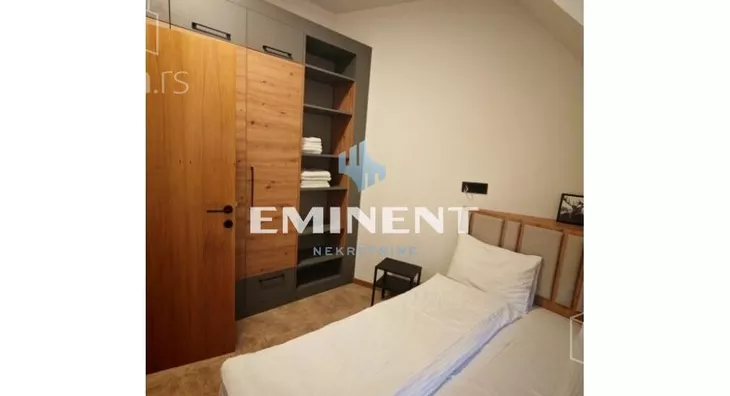 Šestosoban stan | 4zida