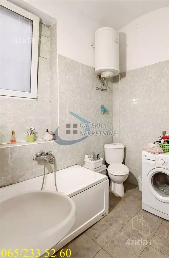 Četvoroiposoban stan | 4zida