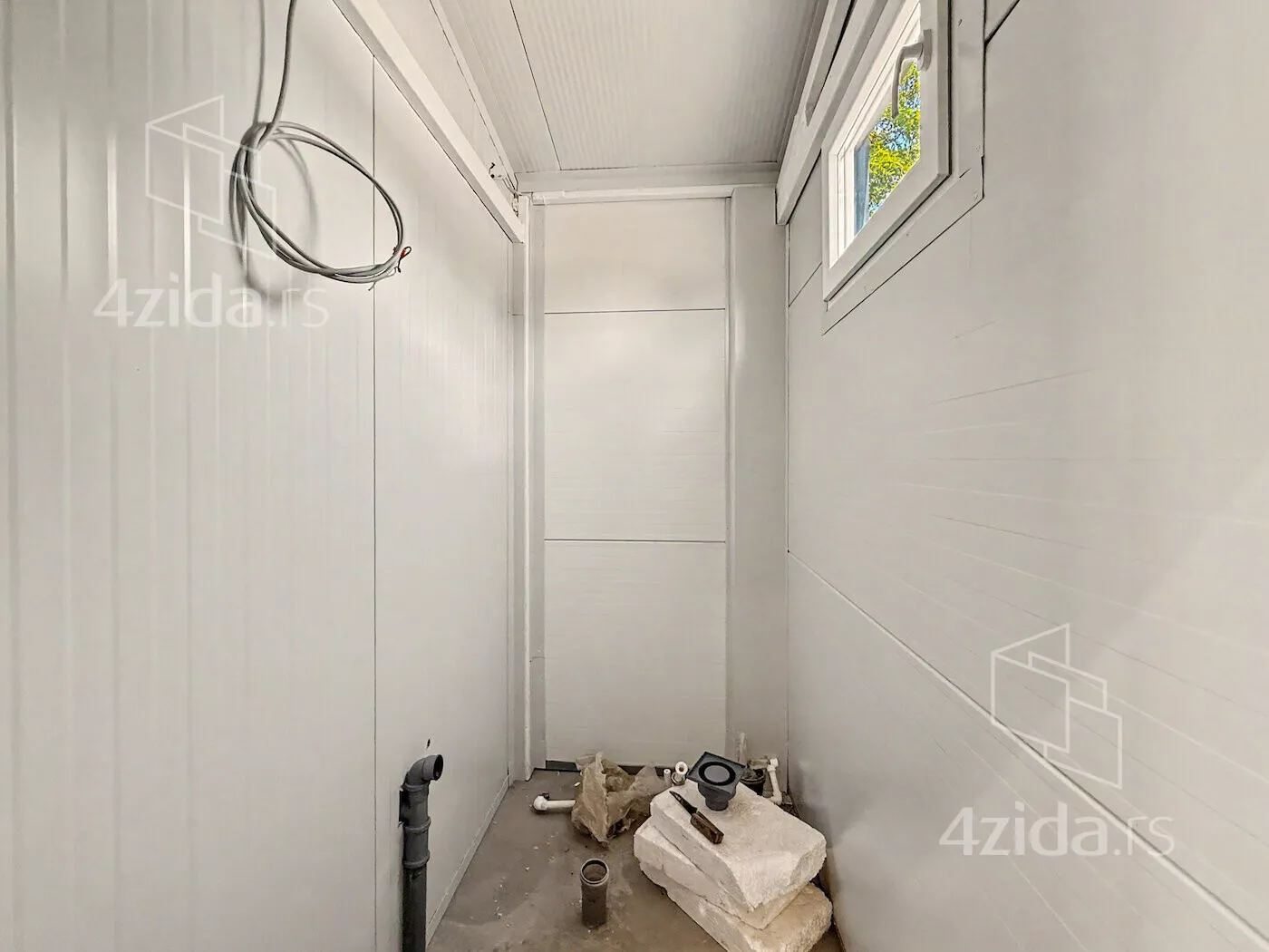 Lokal | 4zida