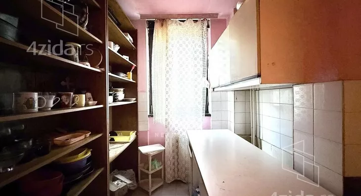 Četvoroiposoban stan | 4zida