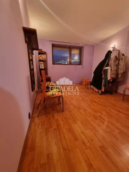 Crnogorska | 4zida.rs