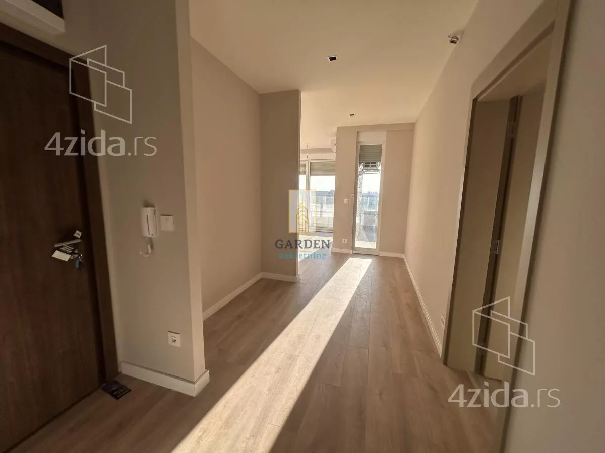 Četvoroiposoban stan | 4zida