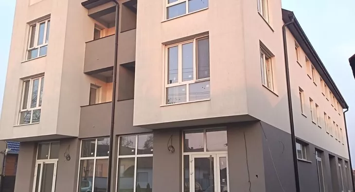 Poslovna zgrada | 4zida