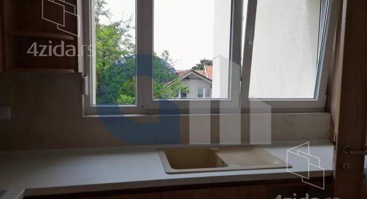Četvoroiposoban stan | 4zida