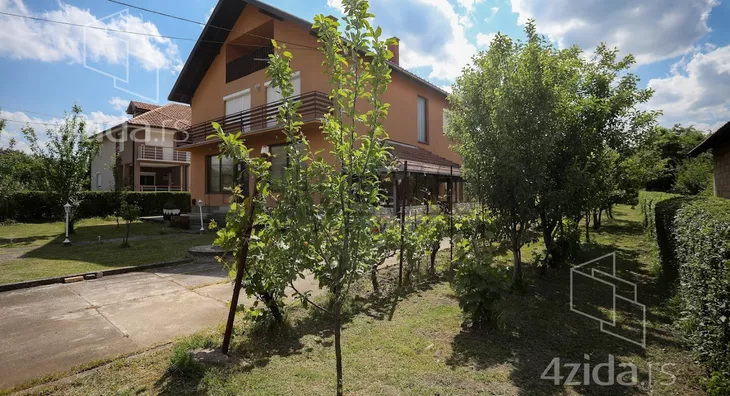 3-etažna kuća | 4zida