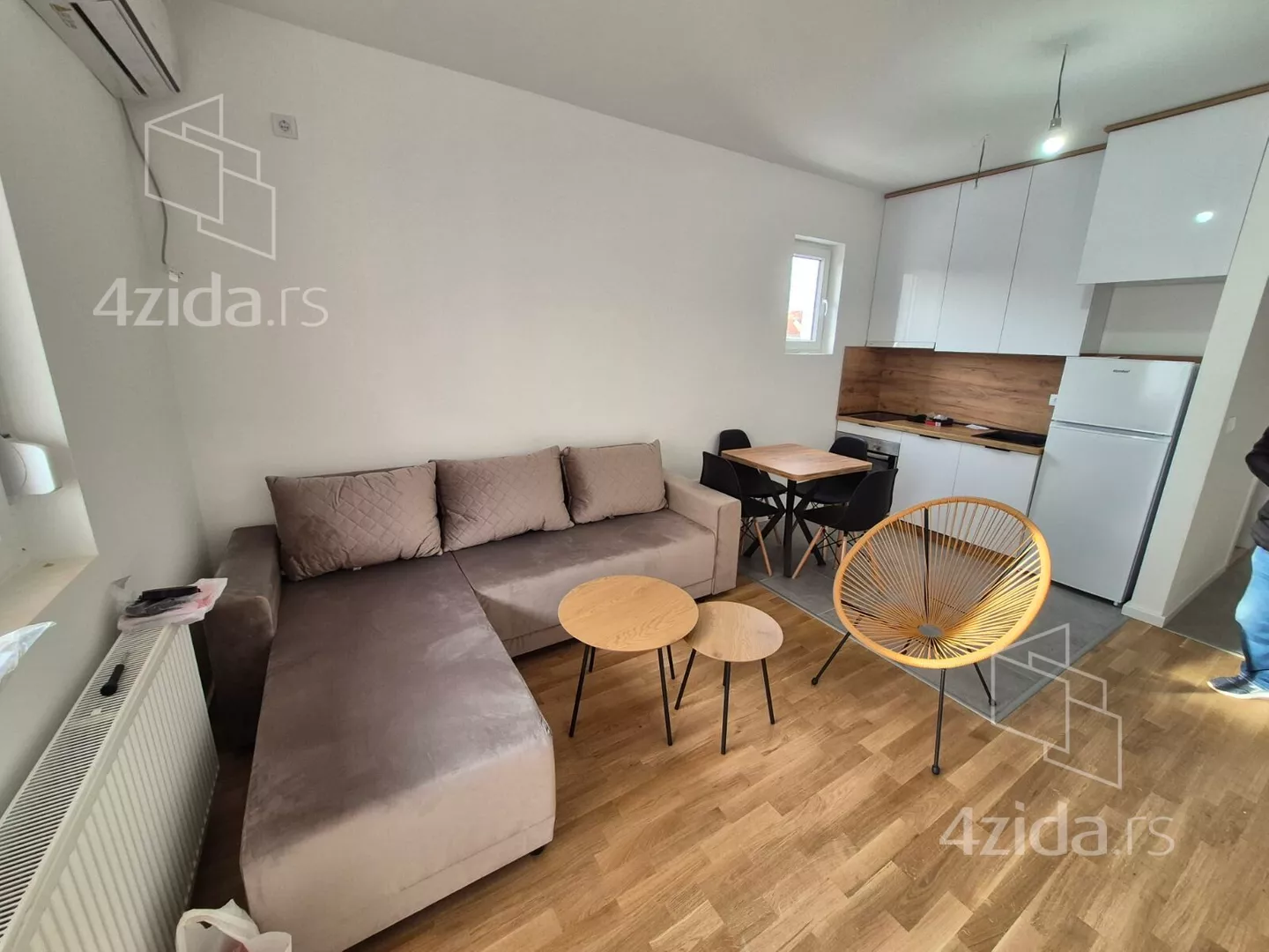 Jednoiposoban stan | 4zida