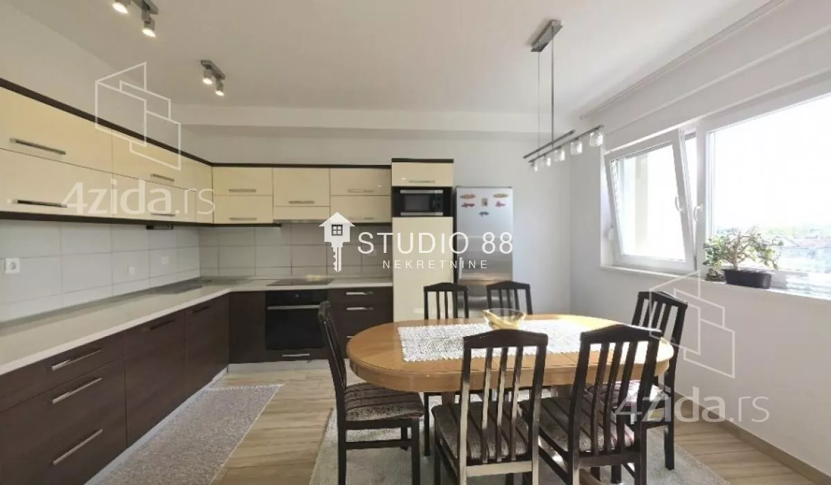 Četvorosoban stan | 4zida