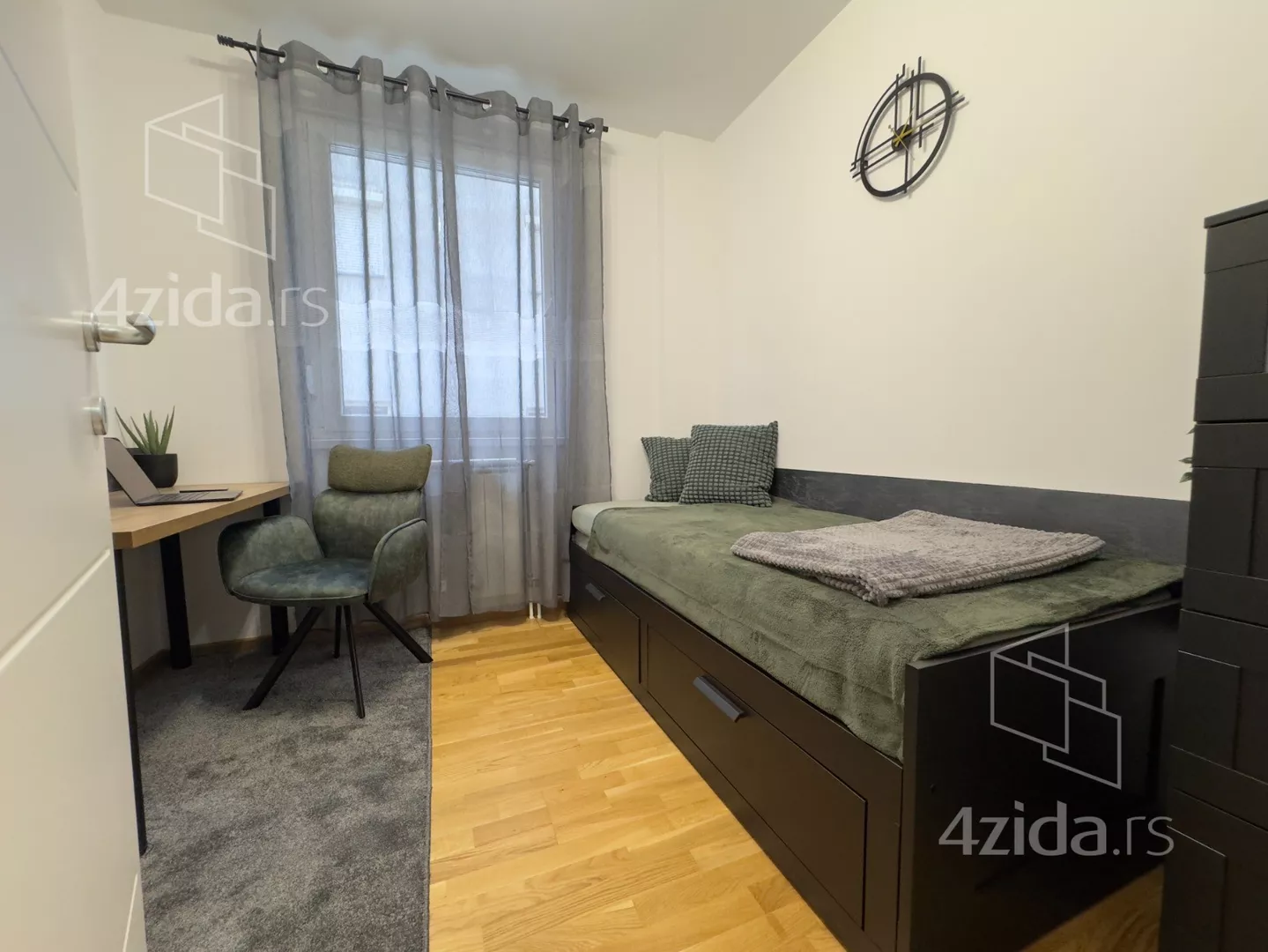 Troiposoban stan | 4zida