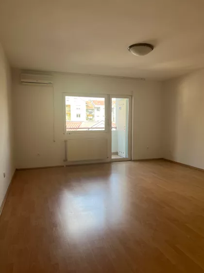 Bulevar Cara Lazara | 4zida.rs
