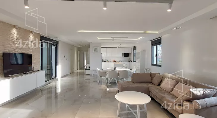 Šestosoban stan | 4zida