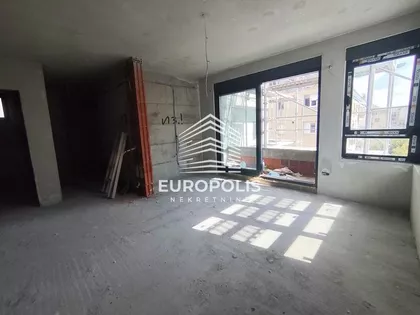 Vukov Spomenik | 4zida.rs