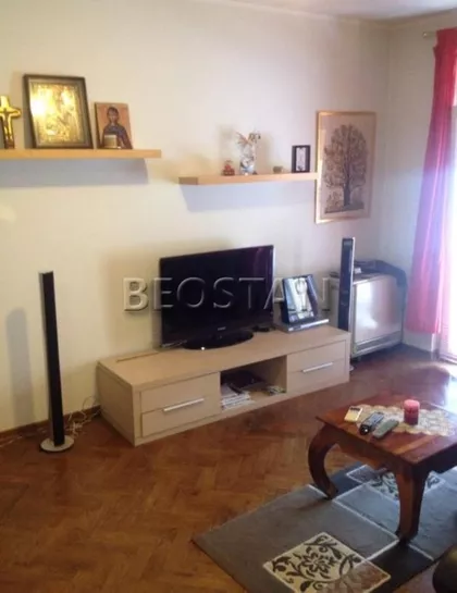 Knicaninova | 4zida.rs