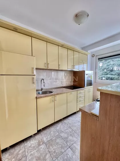 Crveni Krst Zvezdara | 4zida.rs