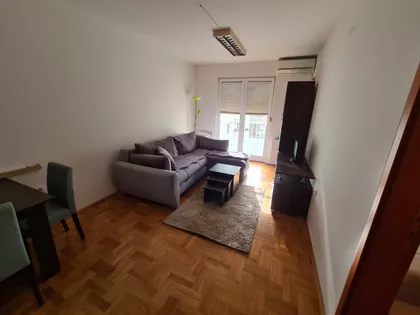 Lasla Gala | 4zida.rs