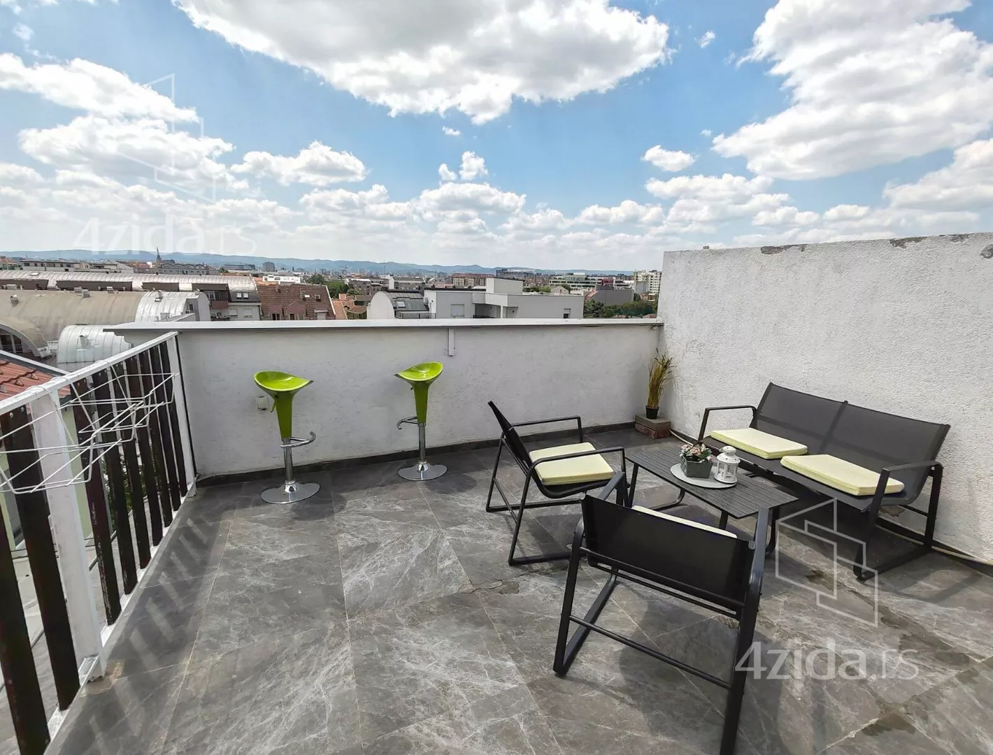 Troiposoban stan | 4zida