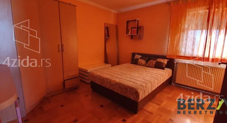 Šestosoban stan | 4zida